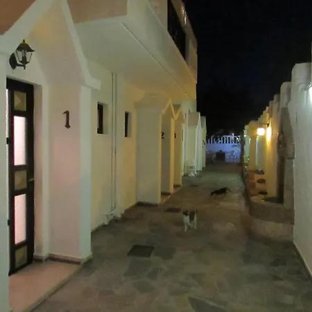 Entire Guesthouse - 27 People-2