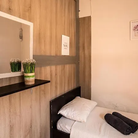 Tigaki Mall Hostel-2