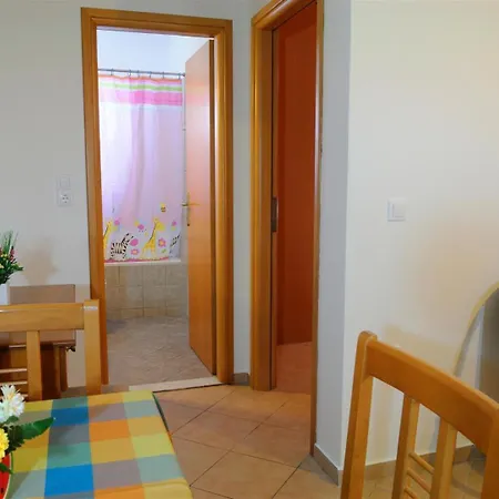 Nikos 2 Studios & Apartments-3