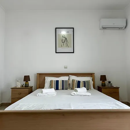 Spacious Stay In Town, With Balcony - El Greco Apartments No 3-2