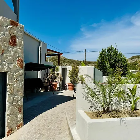 Peter'S Place Studios & Suites-2