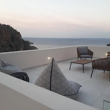 Agnantema Luxury Suites-2