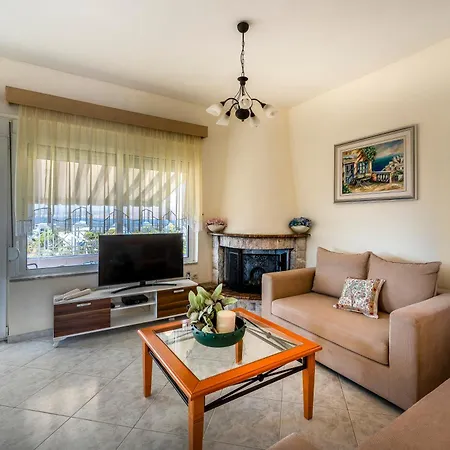 Pounedes Luxury Suites-2