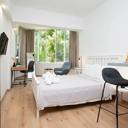Gravity Downtown Scandi Studio-2