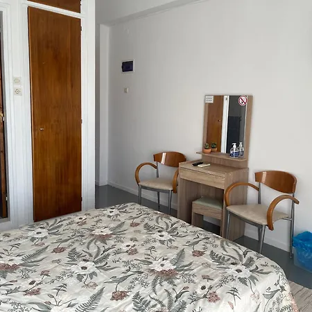 Platanos Rooms-3