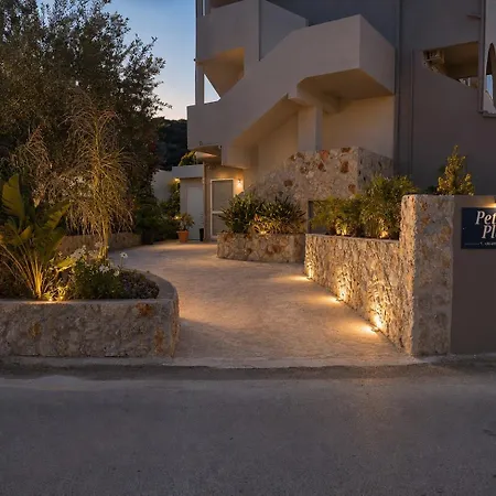 Peter'S Place Studios & Suites-3