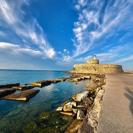 Rhodes Youth Hostel (Adults Only)-3