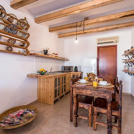 Villa Lindos Muse-2