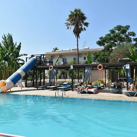 Hollywood Suites-2