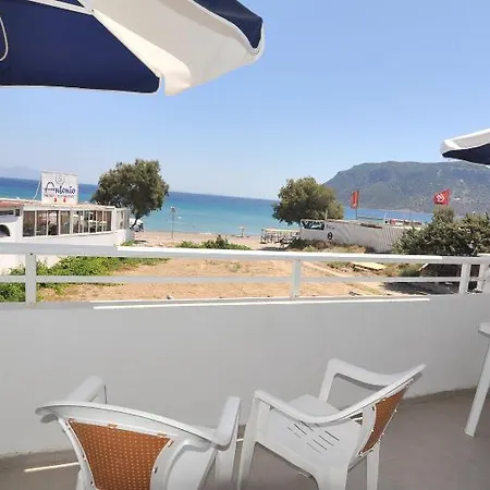 Hotel Seaview Studios-3