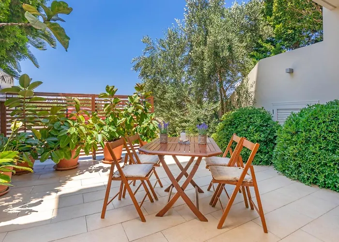 Couple'S Getaway , Modern Amenities & Sophisticated Style Apartment Rhodes City