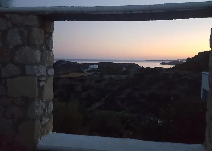 Hotels in Amoopi
