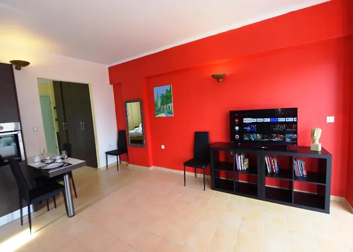 Pet friendly Cosy Apartment For Couples! Rhodes City