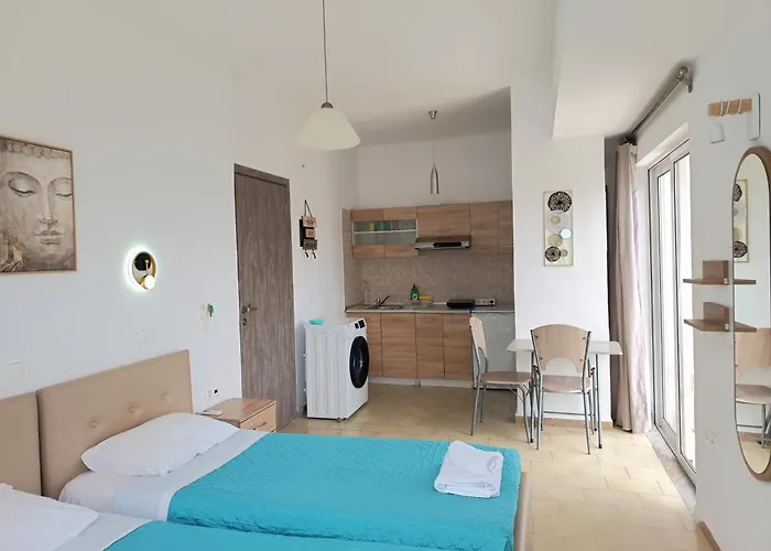 Pet friendly Lilian'S Seaview-Party Street-Youth Studios Rhodes City