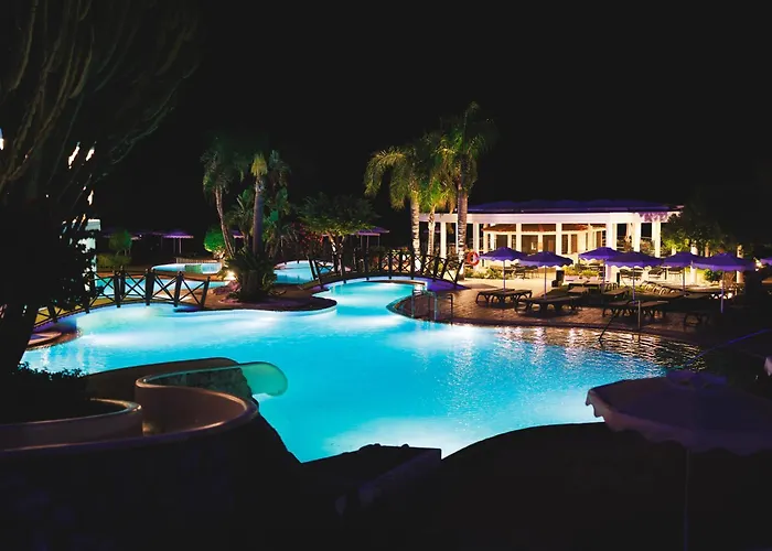Hotel vicino a Baia di Anthony Quinn