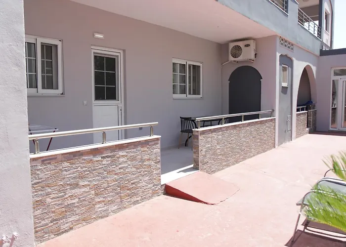 Hoteles en Ialisos